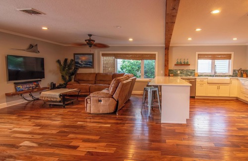 Pelican Creek Estates House | Tiki Beach House Waterfront