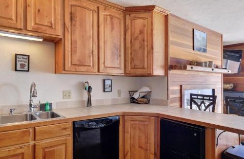 Wildernest Apartment | Timber Ridge Condo