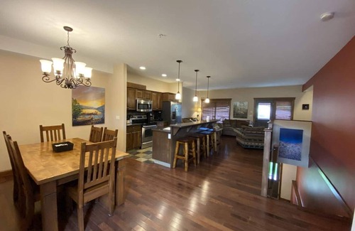 East Kootenay Condo | TimberStone 6 - Golf - Ski - Hike - Chill - Private Hot Tub - Sleeps 6