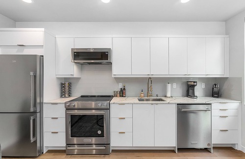 East Queen Anne Apartment | Time Travelers Cowboys Sweet Suite