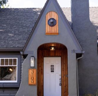 Vancouver House | Timeless Historic Home Near Downtown