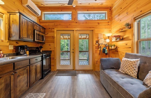 Elberton Cabin | Tiny Cabin on 23 Private Lake Front Acres
