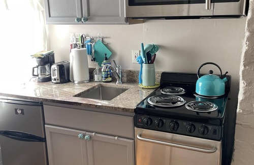 Beach Institute Cottage | Tiny Cottage 537 in Savannah's Historic District!