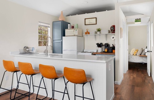 Kyle Cottage | Tiny Cottage - Hill Country