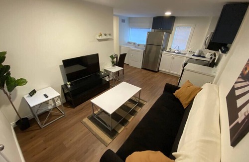 East Windsor House | Tiny Home | PetFriendly+Prime+Disney+Wifi