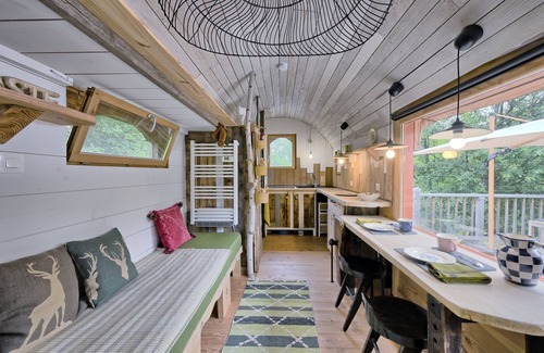 Arrien-en-Bethmale House | Tiny Home 'Roulotte Appoline' with Mountain View, Private Terrace and Private Garden