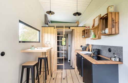 Chambly Cabin | Tiny House Equestrian Center - 35 mins from Paris