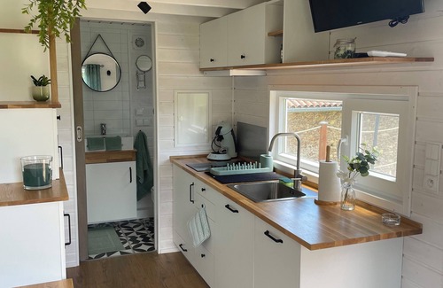 Rejaumont Ski Chalet | Tiny House La Samorienne, with private spa and sauna.