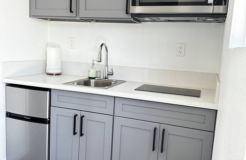 Moreno Valley House | Tiny house, private with Free parking.