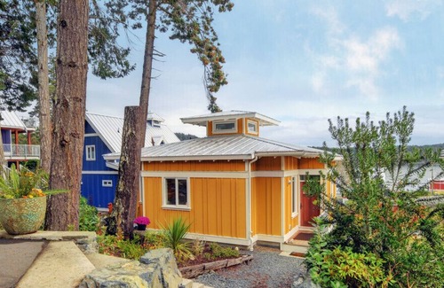 Sooke House | Tiny house with a BIG View