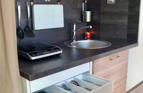 Champs-sur-Marne Bed & Breakfast | Tiny Housse Between Disneyland and Paris Ligne RER À
