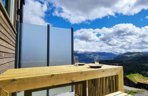Voss House | Tiny mountain cabin with a panoramic view