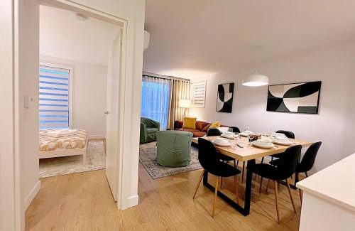 Longue-Pointe Apartment | Tiny Penthouse Big Balcony Central & Cozy