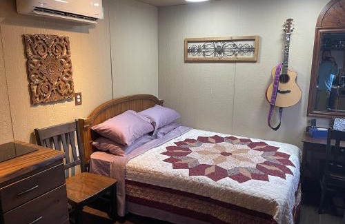 Fredonia House | Tiny Tiny Bunkhouse