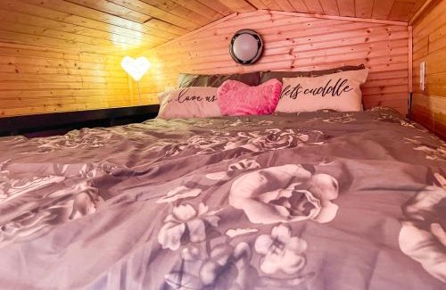 Eastland House | Tiny Town Honeymoon Love Byrd on Lake Eastland by Vacation Your Way