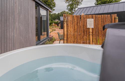 Raar House | Tinyhouse luxe met hottub