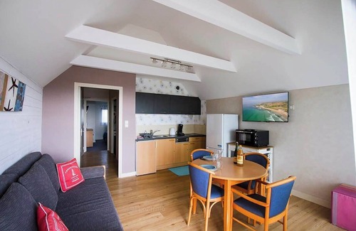Pouldreuzic Apartment | Tipoz'immo-Le Grand Grand 209 -view and direct access to the sea-pets accep