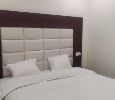 Shivanandi Hotel | Tira Cafe & Hotel