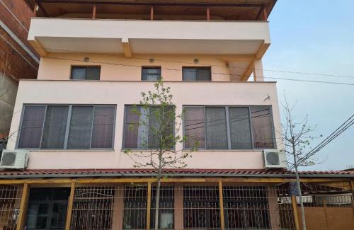 Kamez House | Tirane Tranquility Cottage