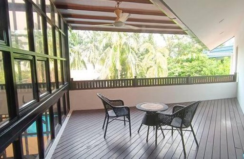 Titiwangsa Villa | Titiwangsa9 Bungalow Pool Villa