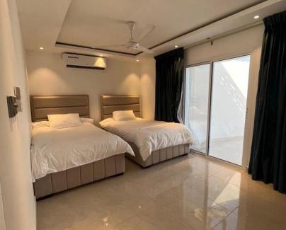Tiwi Ski Chalet | Tiwi chalet sea view