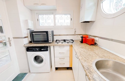 Amilcar Apartment | La petite maison: Charme en bord de mer
