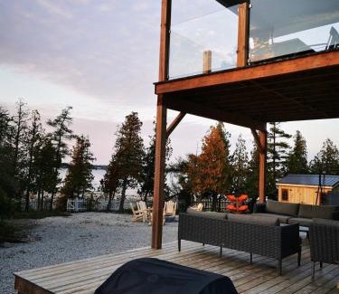 Northern Bruce Peninsula House | Tobermory Modern Waterfront Escape