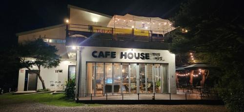 Gwangju House | Toechon Cheonjinam Pension