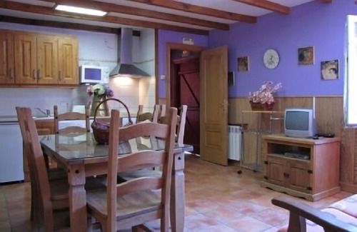 Valcarlos Cottage | Toki Ona cottage for 22 people