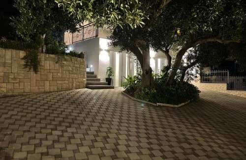 Brist Apartment | Tole Villa Podaca 2 with heated Pool
