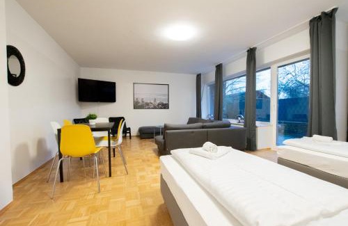 Buderich Apartment | Tolstov Apartments - 1 , 3 and 4 Room Apartments - 20 min Messe DUS & Airport DUS