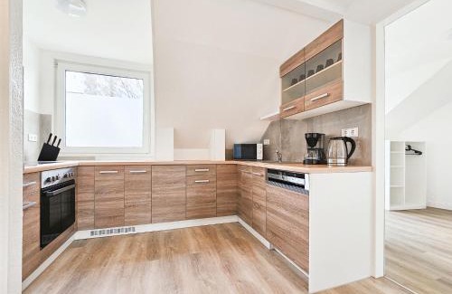 Heiligenhaus Apartment | Tolstov Apartments - Monteurwohnungen - 3 Schlafzimmer - Küche - Balkon - Waschmaschine - 25 Min zur Messe DUS