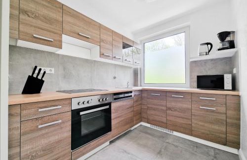 Heiligenhaus Apartment | Tolstov Apartments - Monteurwohnungen - 3 Schlafzimmer - Küche - Balkon - Waschmaschine - 25 Min zur Messe DUS