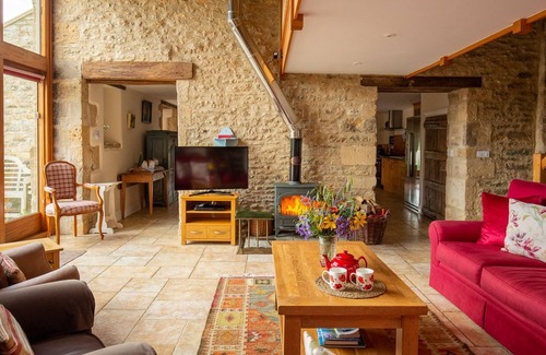 Andoversford Cottage | Tom's Barn - sleeps 10 guests in 5 bedrooms