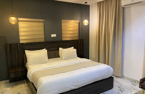 Igwuruta Hotel | Tomking Legacy Hotel