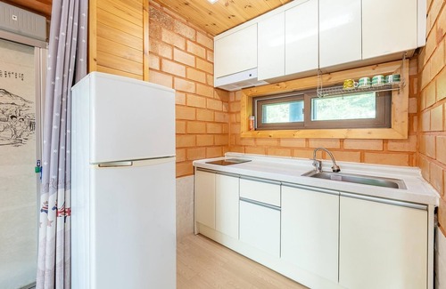 Sanyang-eup House | Tongyoung Blue House Spa Pension