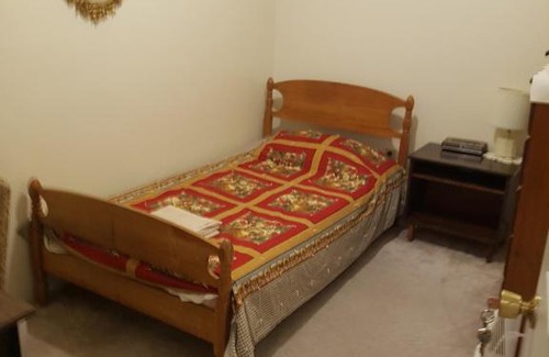 Renfrew-Collingwood House | Tony and shirley home stay