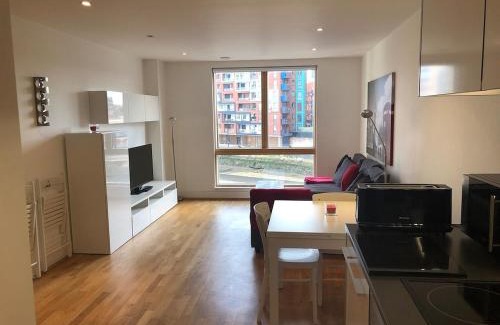 Ipswich Apartment | Toothbrush Apartments - Ipswich Waterfront - Quayside