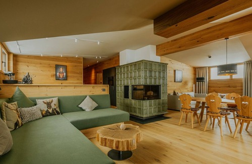 Lech am Arlberg Apartment | Top 6 - Boutique Chalet Almrausch