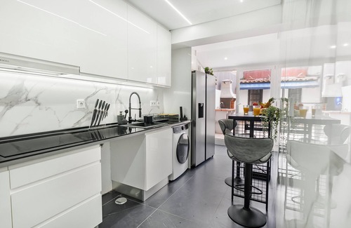 Reboleira Apartment | TOP Apartment, modern and with a spacious terrace!