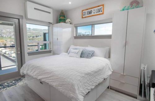 Vernon House | Top Floor Lakeshore Views Near Skiing