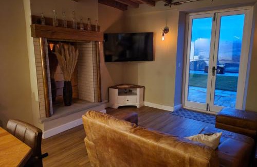 Wharncliffe House | Top Hill Farm Cottage