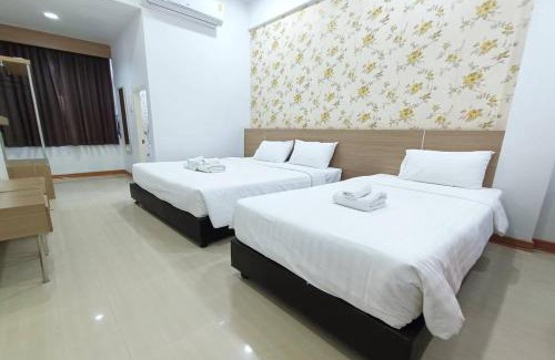 Maha Sarakham Hotel | Top Inn Hotel พร้อมอาหารเช้า ใกล้วัดป่าวังน้ำเย็นและสถานที่ท่องเที่ยว