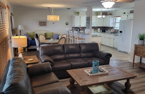 Corpus Christi House | Top Level Canal Water Front Home With Boat Dock & Extra Parking!