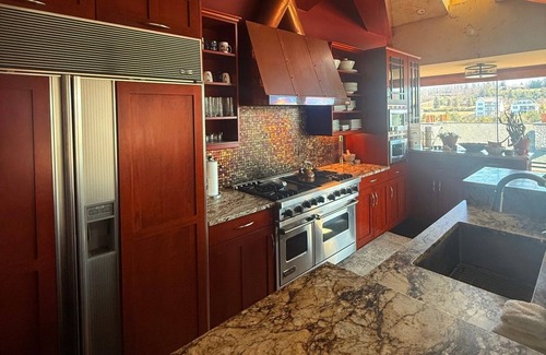 Bay Harbor Condo | Top of the World 500 overlooking Bay Harbor Marina Lake