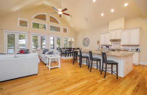 Macon House | Top Rated Luxury 8-bedroom house with Best Boathouse on Lake Gaston.