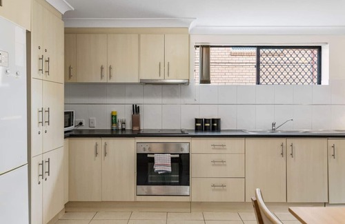 Robertson House | Top Value | Dual-Living Sleep 15 | Great Location