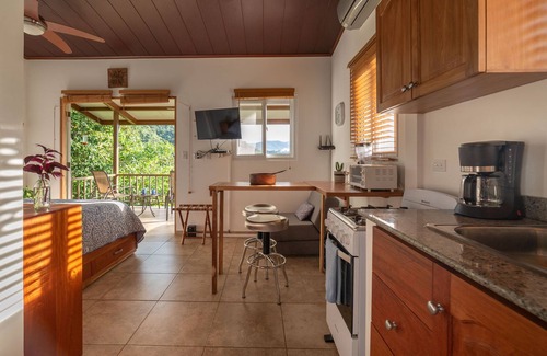 Torio House | Torio guesthouse with panoramic view of mountains & walking distance to beach