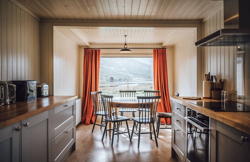 Ledgowan Cottage | Torran Cottage - A cosy country cottage set in dramatic Scottish landscape
