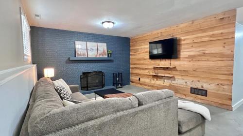 Champaign House | Touchdown Retreat 3bd2ba Near U Of I & Stadium